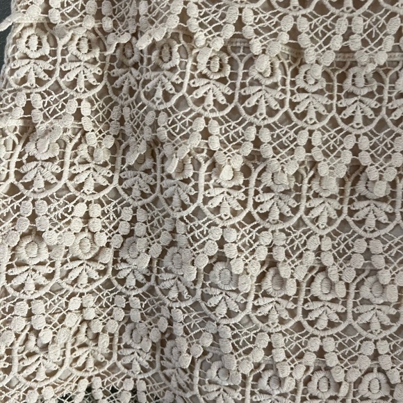 BB Dakota cream eyelet lined mini skirt size 4 side zip closure - Picture 2 of 6